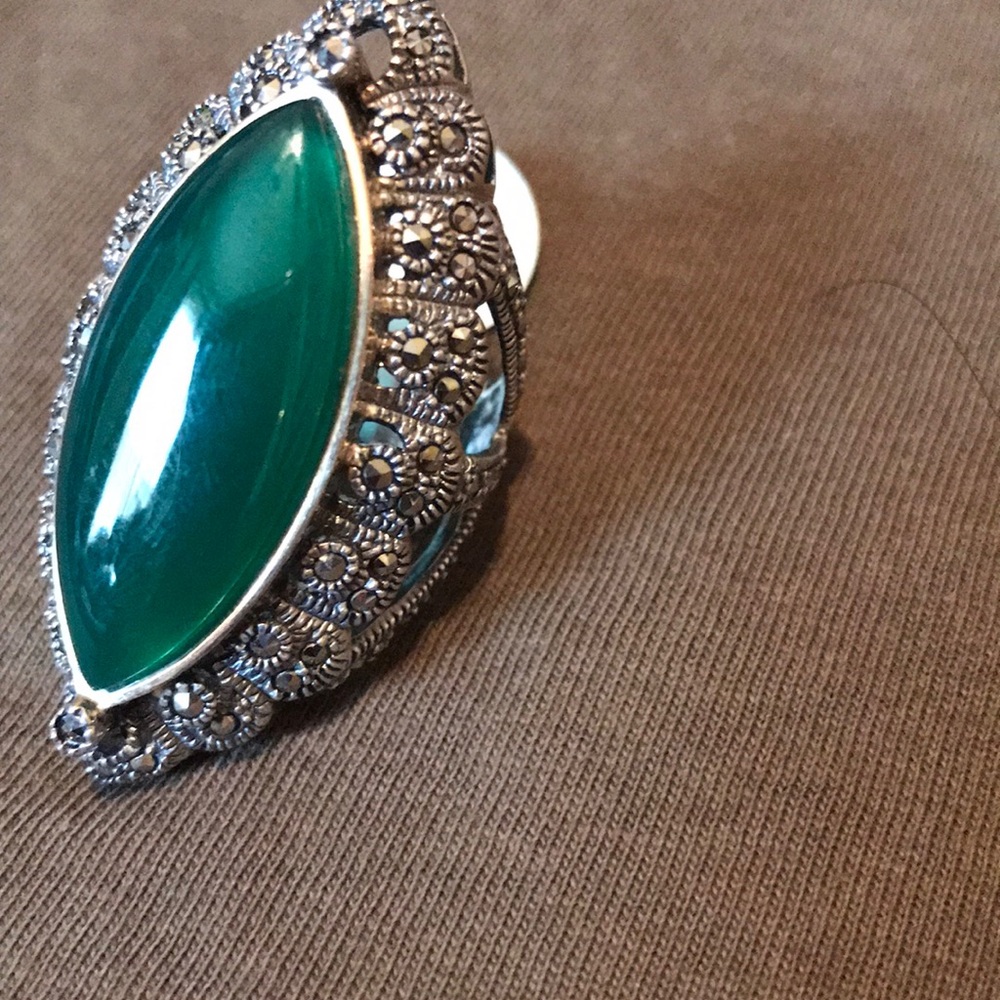 Ring - Picture 2 of 6